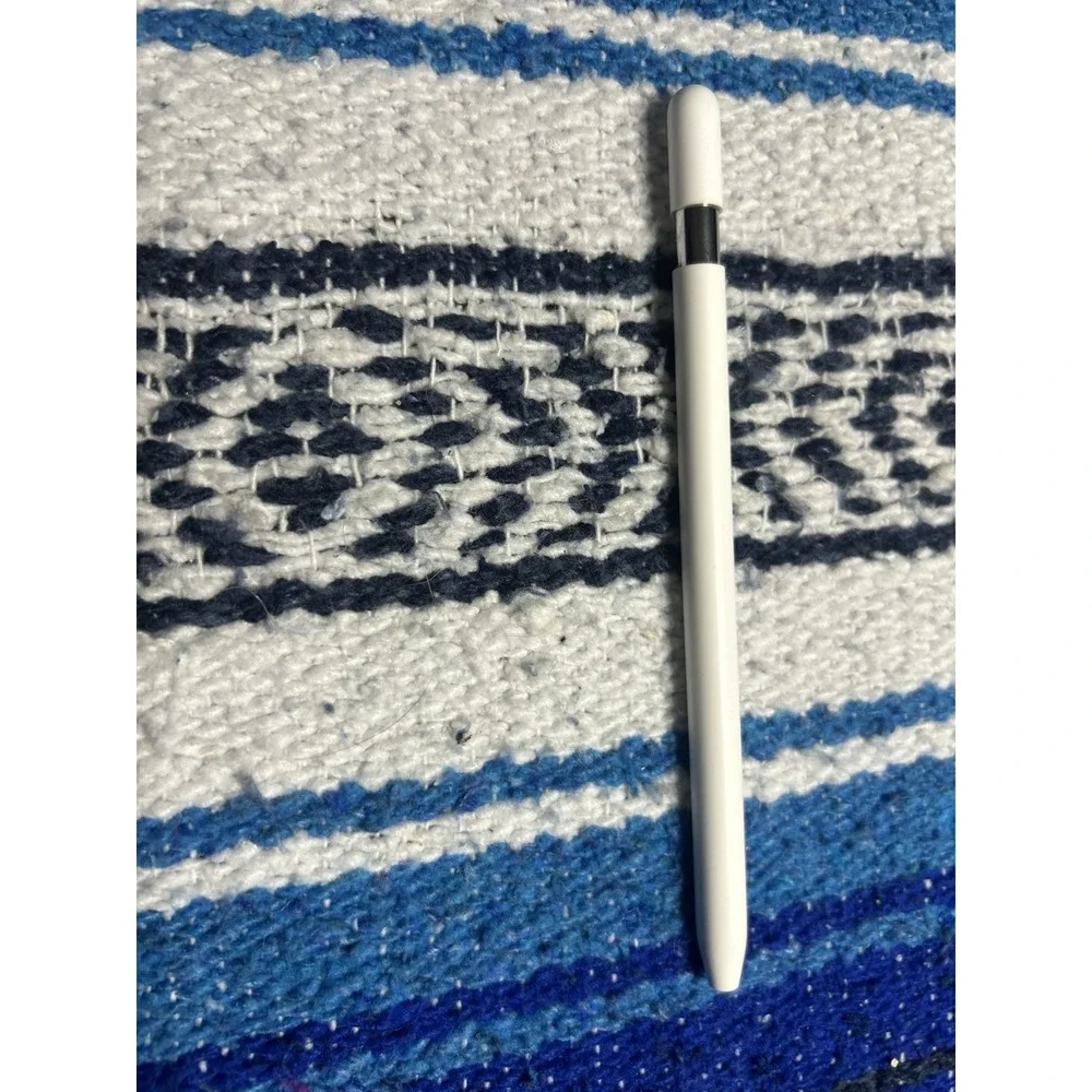 Apple Pencil (USB-C) - White for parts Tip is broken
